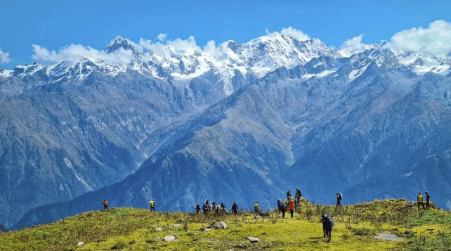 Why Dayara Bugyal is Called the Most Beautiful Meadow Trek 